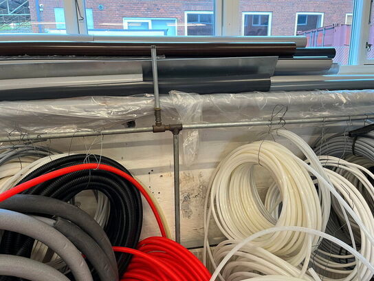 Div. rør og slanger, samt vogne