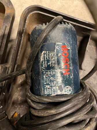 Bajonetsav, DEWALT DW304PK, samt stiksav og sliber