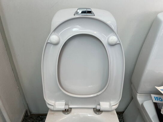 Toilet, udstillingsmodel