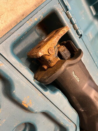 Bajonetsav, MAKITA JR3051T