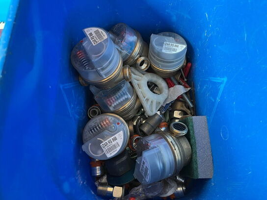 2 stk. borde med i ndhold