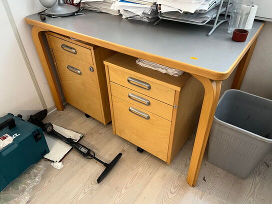 El. hæve/sænke skrivebord, 2 stk. skuffemoduler,  reol