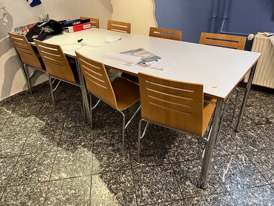 2 stk. spisebord med 8 stk. stole