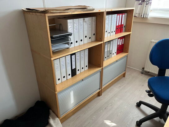 El. hæve/sænke skrivebord, 2 stk. reoler og kontorstol