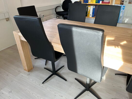 Mødebord med 10 stk. stole