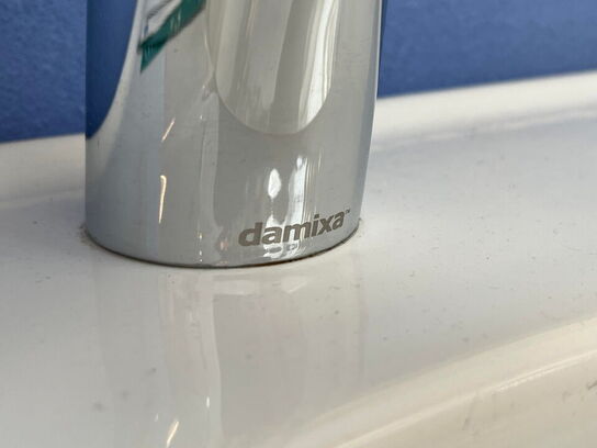 Vask med skab, udstillingsmodel