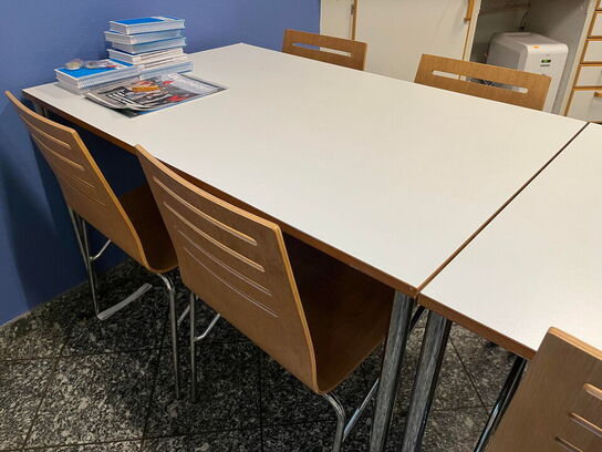 2 stk. spisebord med 8 stk. stole