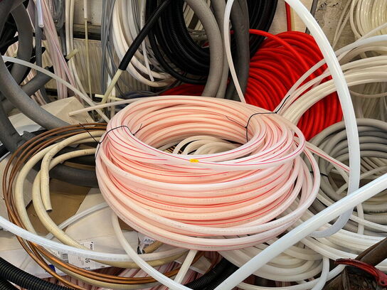 Div. rør og slanger, samt vogne