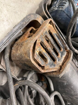 Bajonetsav, DEWALT DW304PK, samt stiksav og sliber