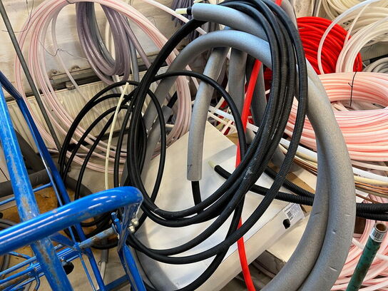 Div. rør og slanger, samt vogne