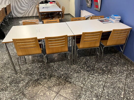 2 stk. spisebord med 8 stk. stole