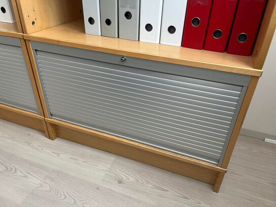 El. hæve/sænke skrivebord, 2 stk. reoler og kontorstol