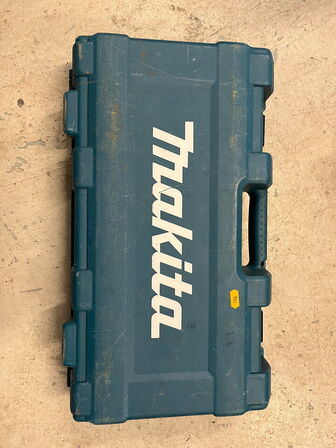 Bajonetsav, MAKITA JR3051T