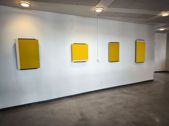 4 stk. håndmalede akustikpaneler i gul