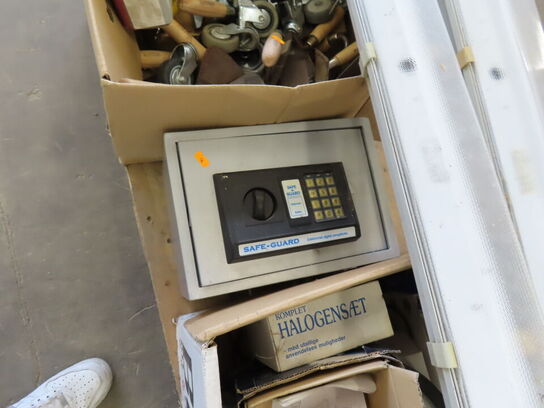 Diverse palle, Lamper, Murerskeer mv. 