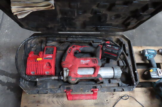 Fedtsprøjte MILWAUKEE