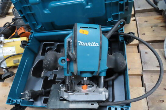 Overfræser MAKITA RP0900