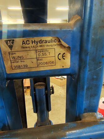 Hydraulisk værkstedskran