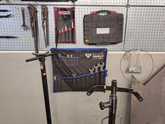 Stativer og værktøj.