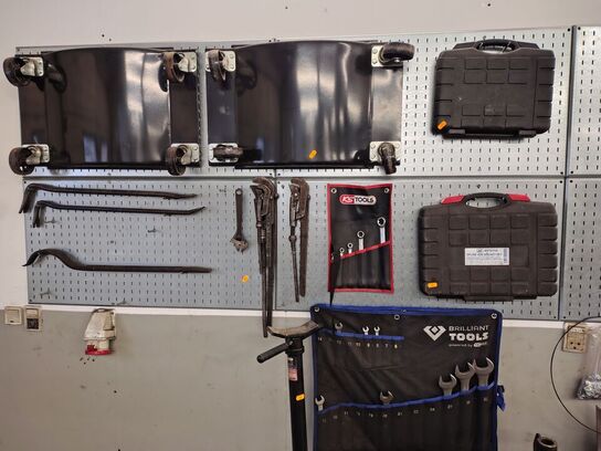 Stativer og værktøj.