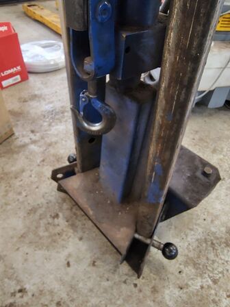 Hydraulisk værkstedskran