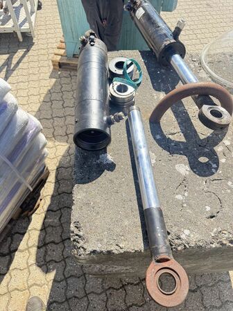 2 stk. Hydraulisk cylinder adskilt