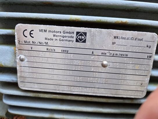 Køle enhed med elmotor og blæser