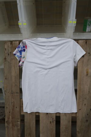 4 T-shirts/Trøjer DAME STR. XL