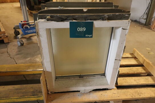 2 stk Vinduer ca 59x66cm