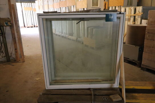 3 stk Vinduer ca 119x119cm