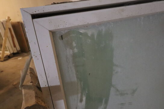 2 stk Vinduer ca 59x66cm