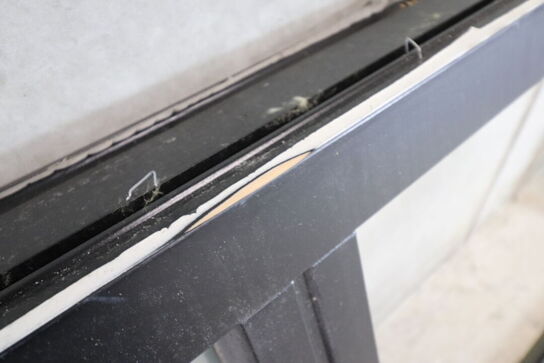 1 stk. Rationel vinduesparti m. topstyret vindue,   m. 3-lags energiruder