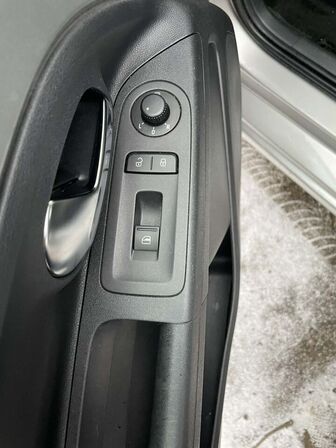 Personbil VOLKSWAGEN Up! 1.0 Mpi Bmt 60 Hk 5 Dørs *MOMSFRI*