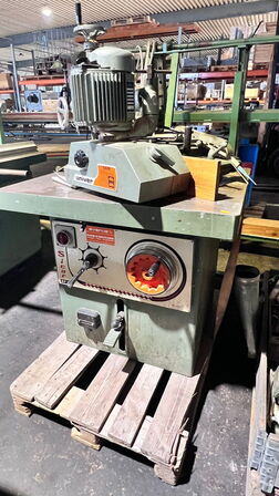 Bordfræser, Sicar SF900 med fremfører, Univer 508 med tilbehør