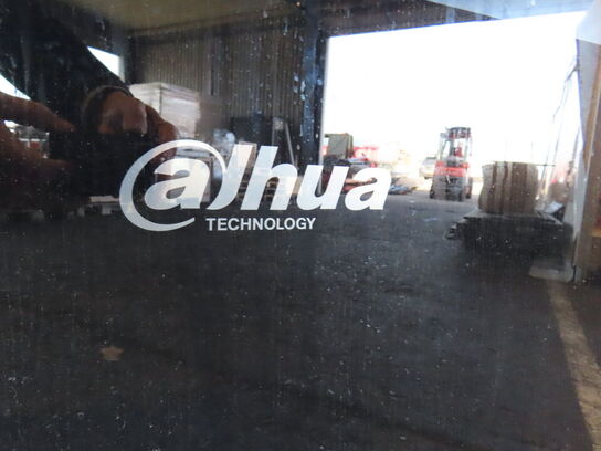 Infostander med indbygget LED skærm og PC