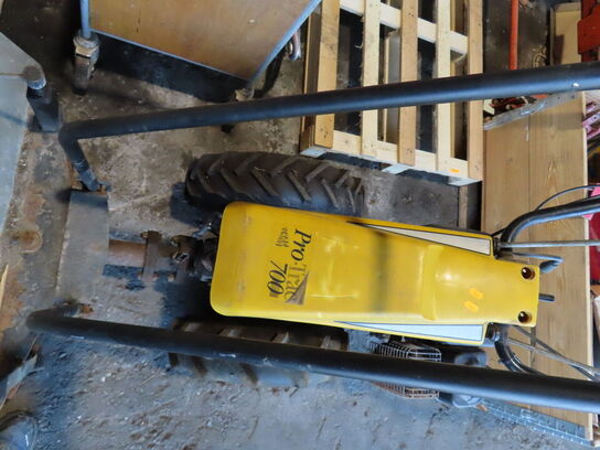 Redskabsbærer med kost, TEXAS PRO-TRAC 700