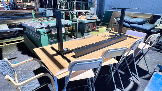 2 stk. hævesænkeborde med div. stole