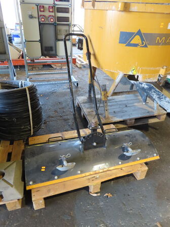 Skrabeblad til redskabsbærer