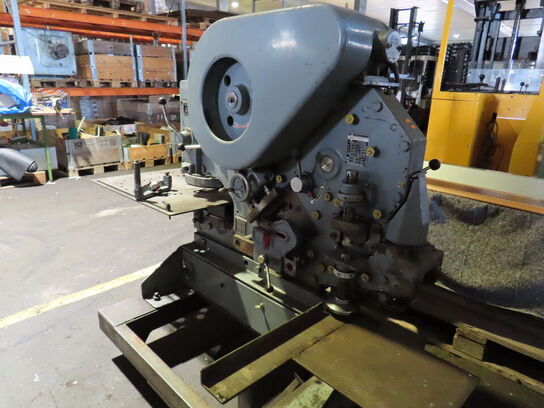 Profilstål-saks og stansemaskine