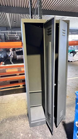 2 stk. mandskabsskabe