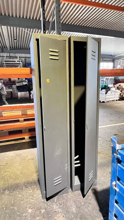 2 stk. mandskabsskabe