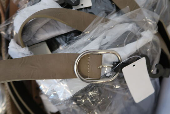 Ca. 200 stk. BitAvant bælter 