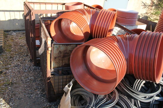 8 paller med 400 mm kloakfittings + 1 palle diverse ubrugt (uden paller)