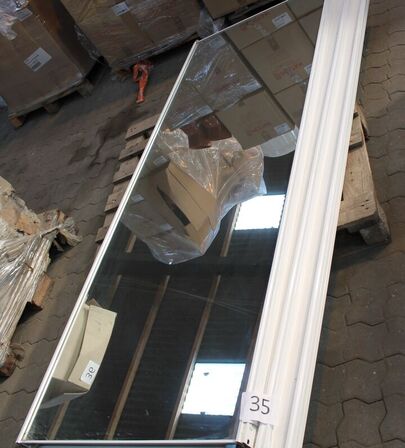 3 stk. Indvendige skydedøre 213x82 incl. 1 stk m/ glas (defekt i en hjørne)