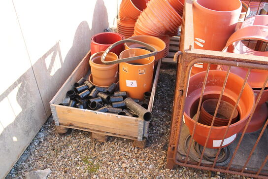 8 paller med 400 mm kloakfittings + 1 palle diverse ubrugt (uden paller)