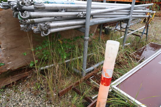 Barrel med stilladsdele JUMBO