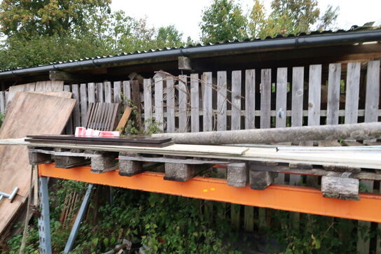 Div. Jernbjælker, tagsten, mursten m.m. 