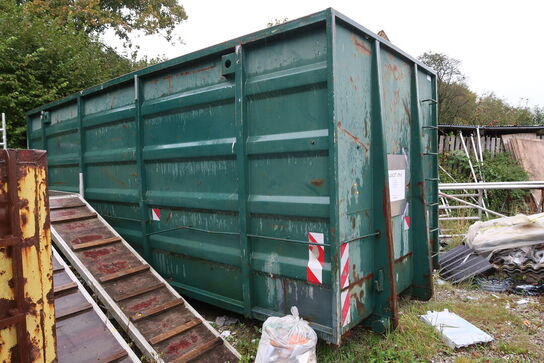 Affaldsontainer med indhold