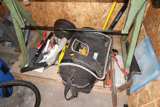 Div. Værktøj samt taske