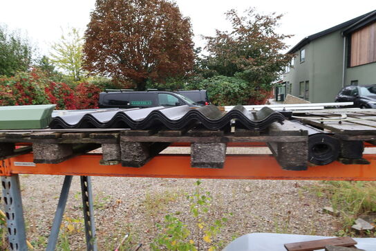 Div. Jernbjælker, tagsten, mursten m.m. 